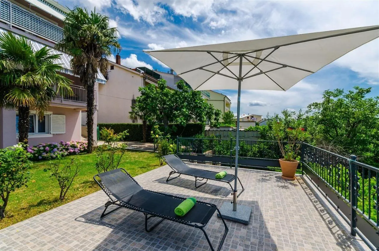 Apartments Rajna Crikvenica 0*,  Croatia